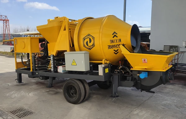 Máy bơm trộn bê tông diesel đã sẵn sàng để giao hàng trước kỳ nghỉ lễ hội mùa...